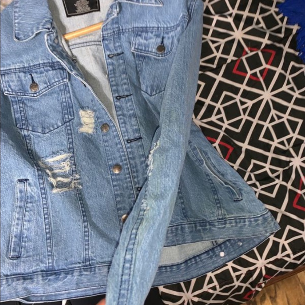 Jean jacket - Picture 3 of 4